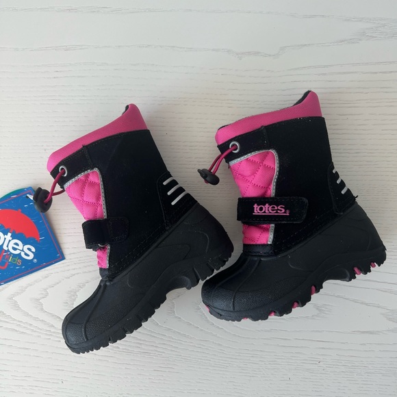 TOTES GIRL SNOW BOOTS Black/Pink. NWT. Size 5. - Picture 4 of 11